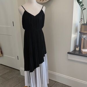 ❣️❣️Nanette Lepore Black and White Asymmetrical Dress